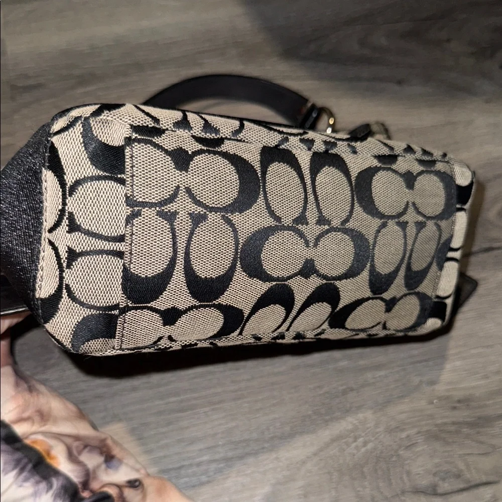 COACH Signature Vintage Demi Monogram Shoulder Bag with Matching Wristlet - Picture 5 of 5